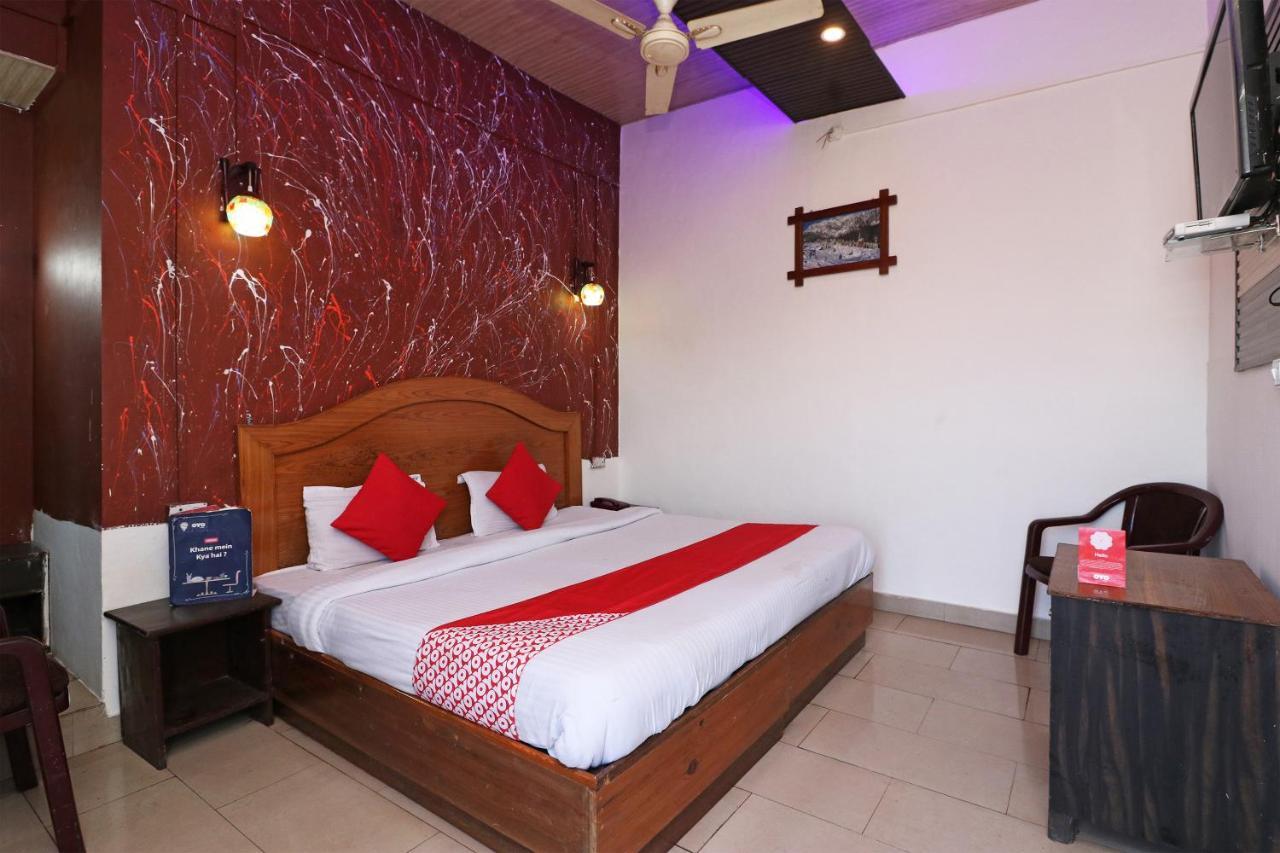 Oyo 77137 Hotle Castle Inn Mumbai Exteriör bild