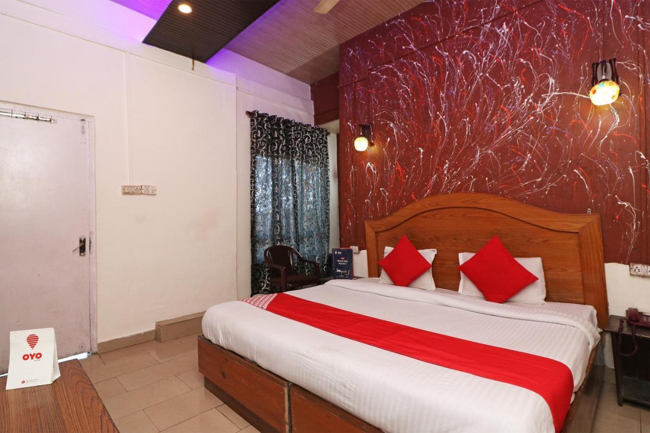 Oyo 77137 Hotle Castle Inn Mumbai Exteriör bild