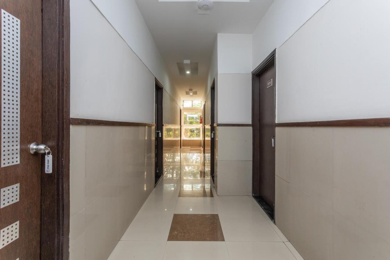 Oyo 77137 Hotle Castle Inn Mumbai Exteriör bild